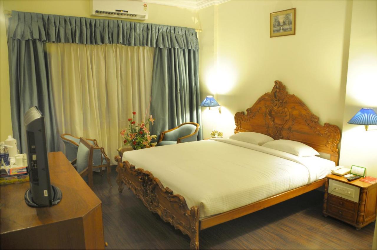 Nalapad'S Hotel Bangalore International Kültér fotó