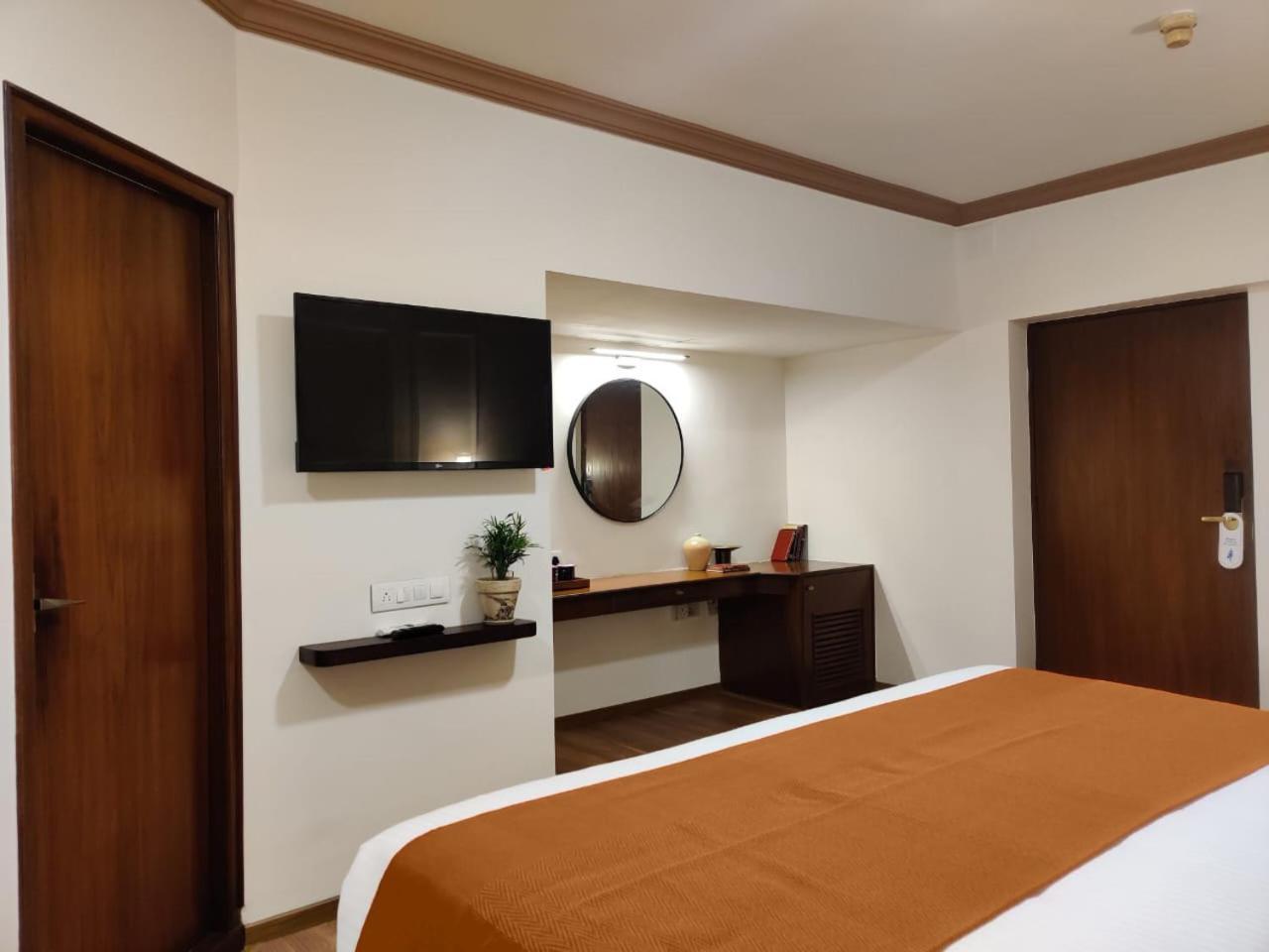 Nalapad'S Hotel Bangalore International Kültér fotó