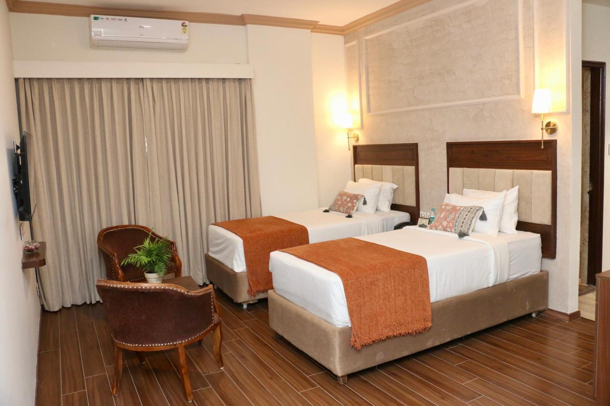 Nalapad'S Hotel Bangalore International Kültér fotó