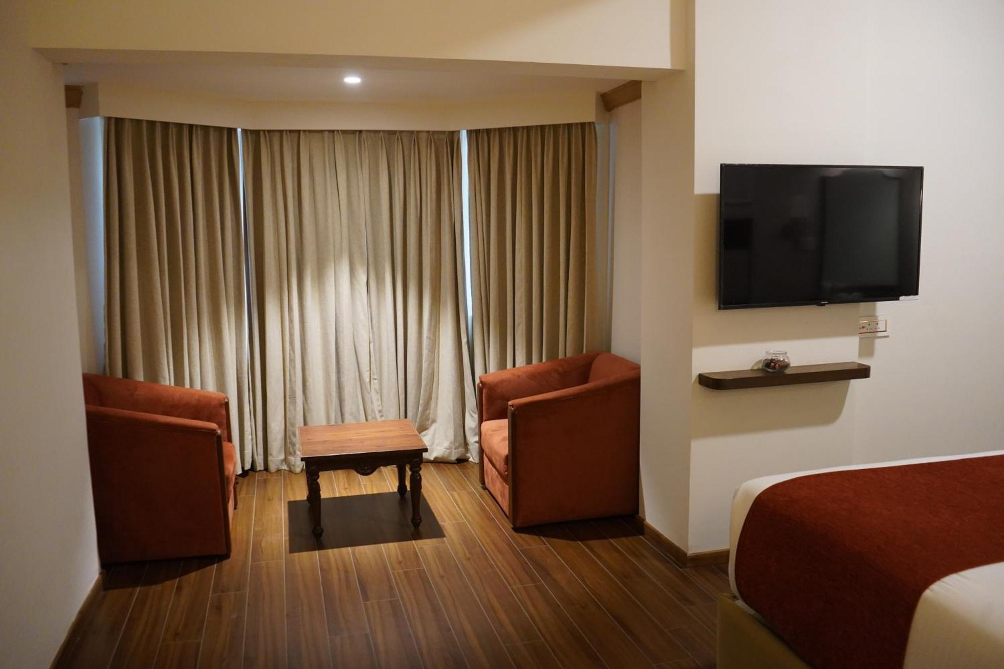 Nalapad'S Hotel Bangalore International Kültér fotó