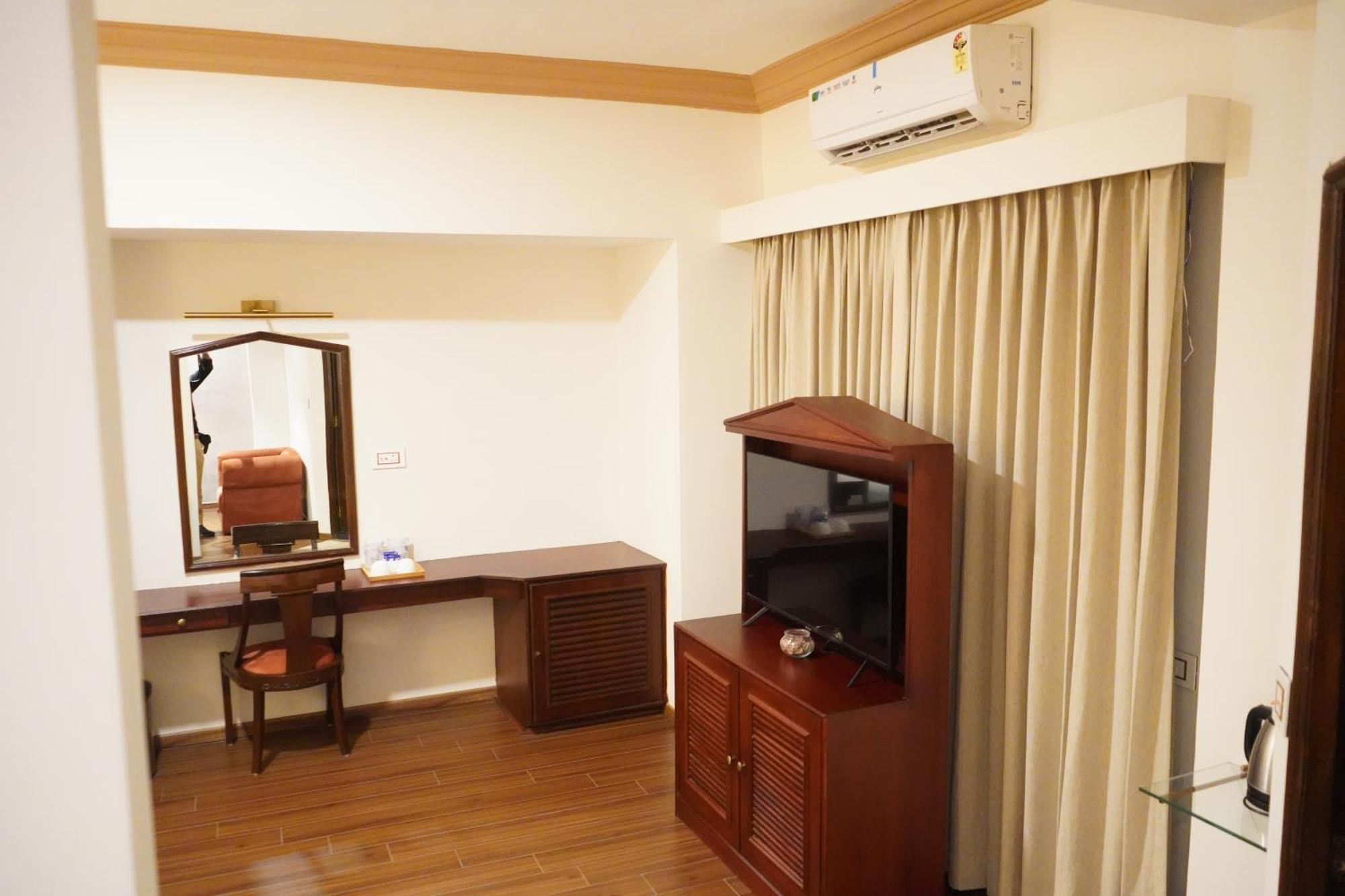 Nalapad'S Hotel Bangalore International Kültér fotó