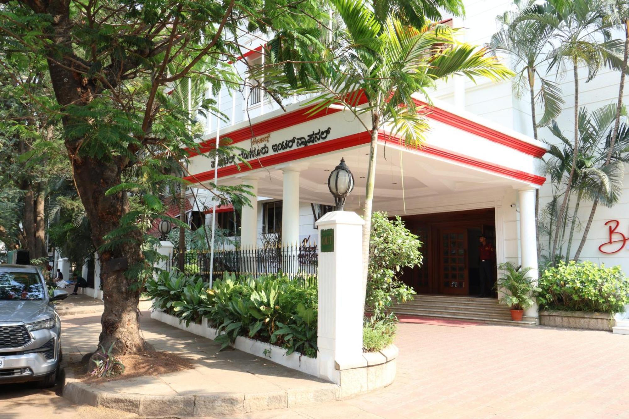 Nalapad'S Hotel Bangalore International Kültér fotó