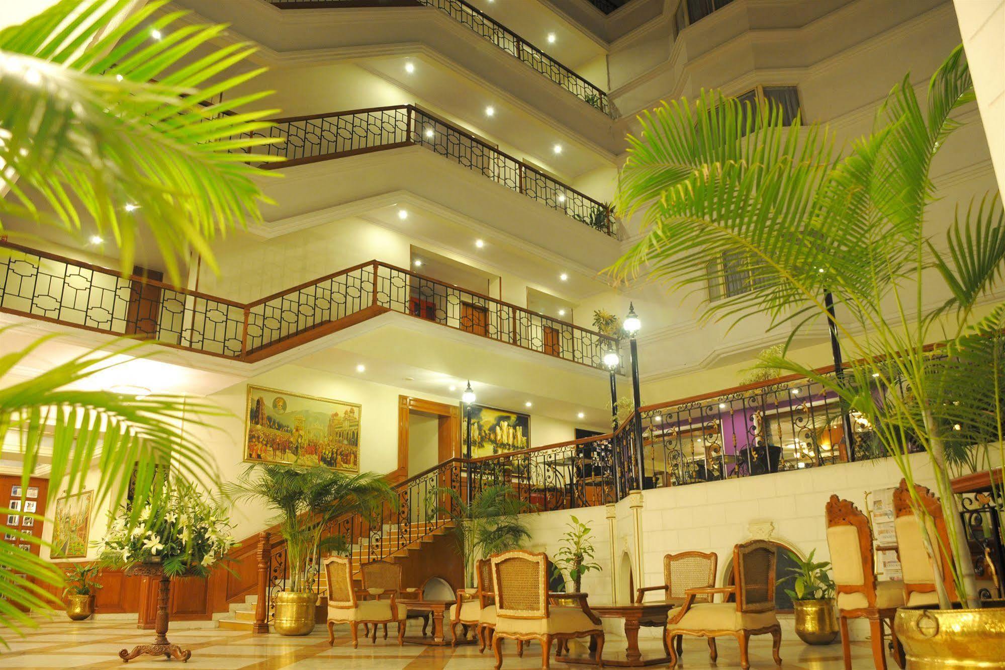 Nalapad'S Hotel Bangalore International Kültér fotó